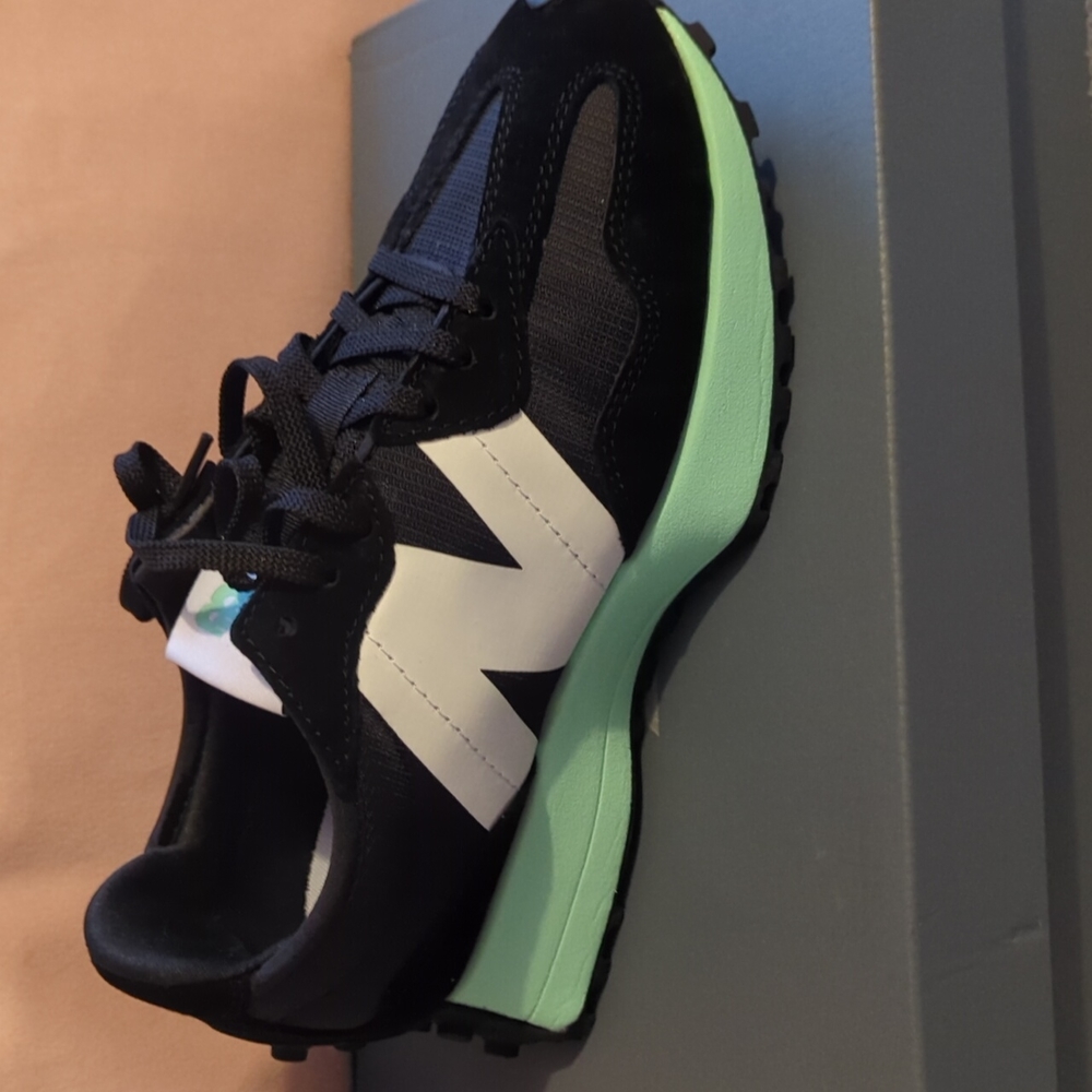 Women's 327 New Balance